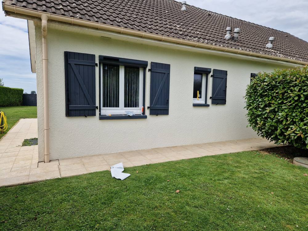 20240725_121948.jpgvolets solaires -min